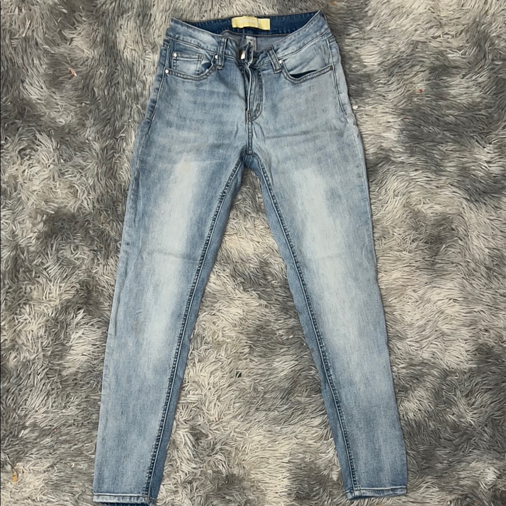 Blue Skinny Jeans with Vintage Distressed Look